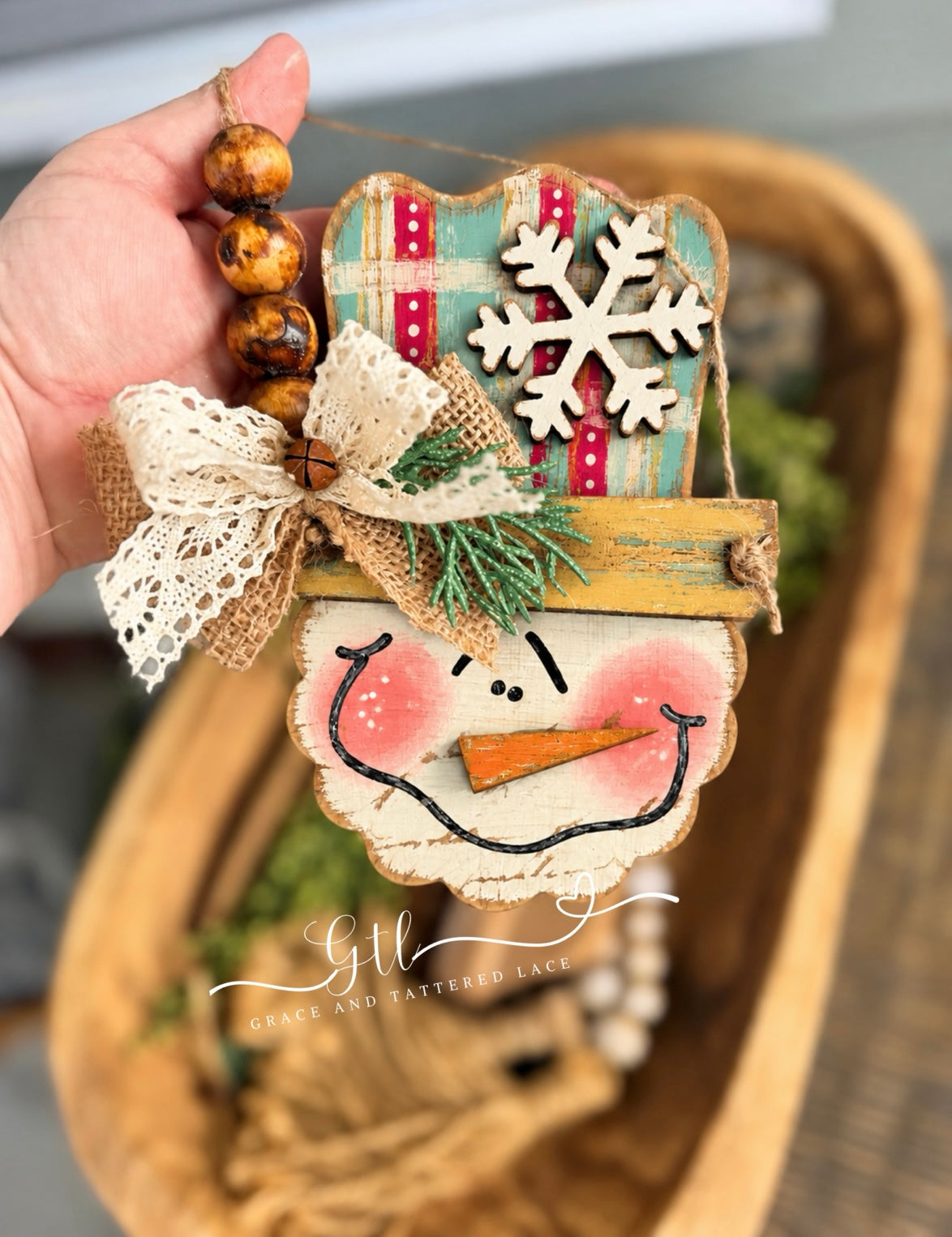 Rustic Plaid Scalloped Snowman Ornament DIY Wood Kit 782