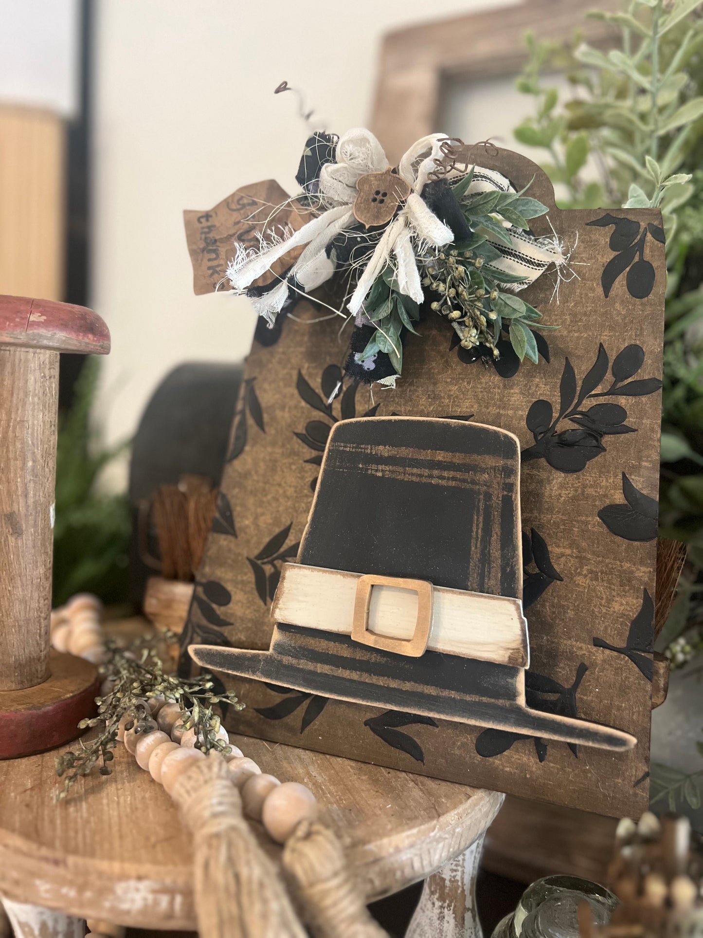 Pilgrim Hat Bread Board #216