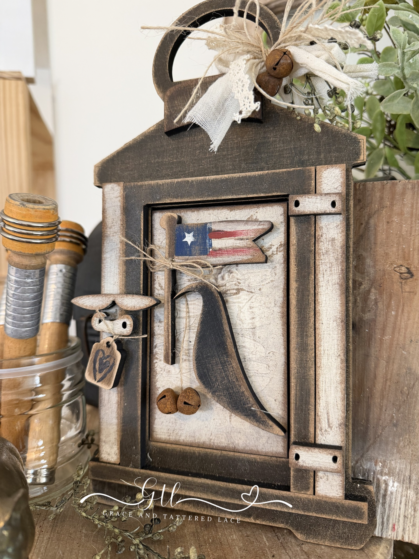 Tattered Crow with Flag Insert (Large Interchangeable) #555