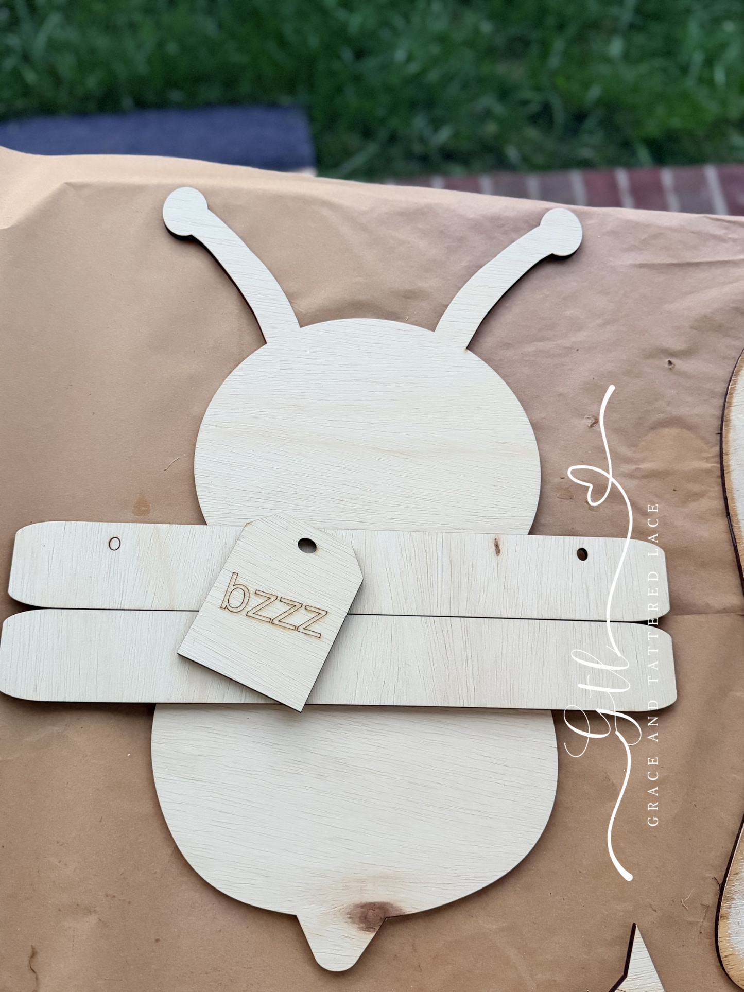 UNFINISHED DOOR HANGER DIY KIT- Wonky Whimsical Bee 674