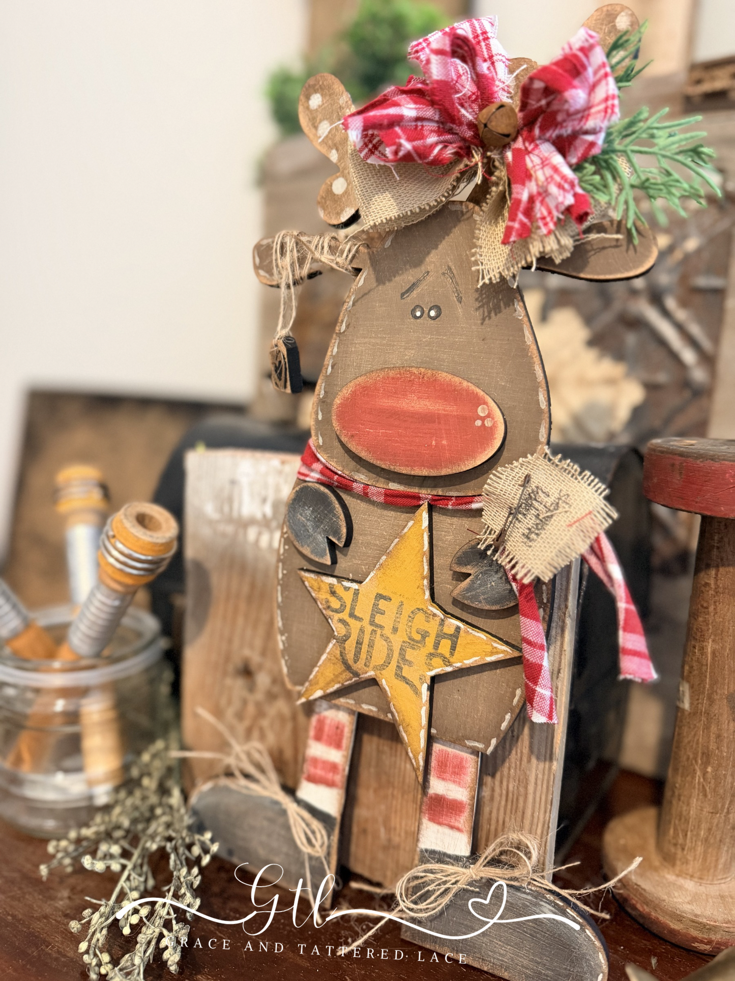 Wonky Reindeer With Star #579