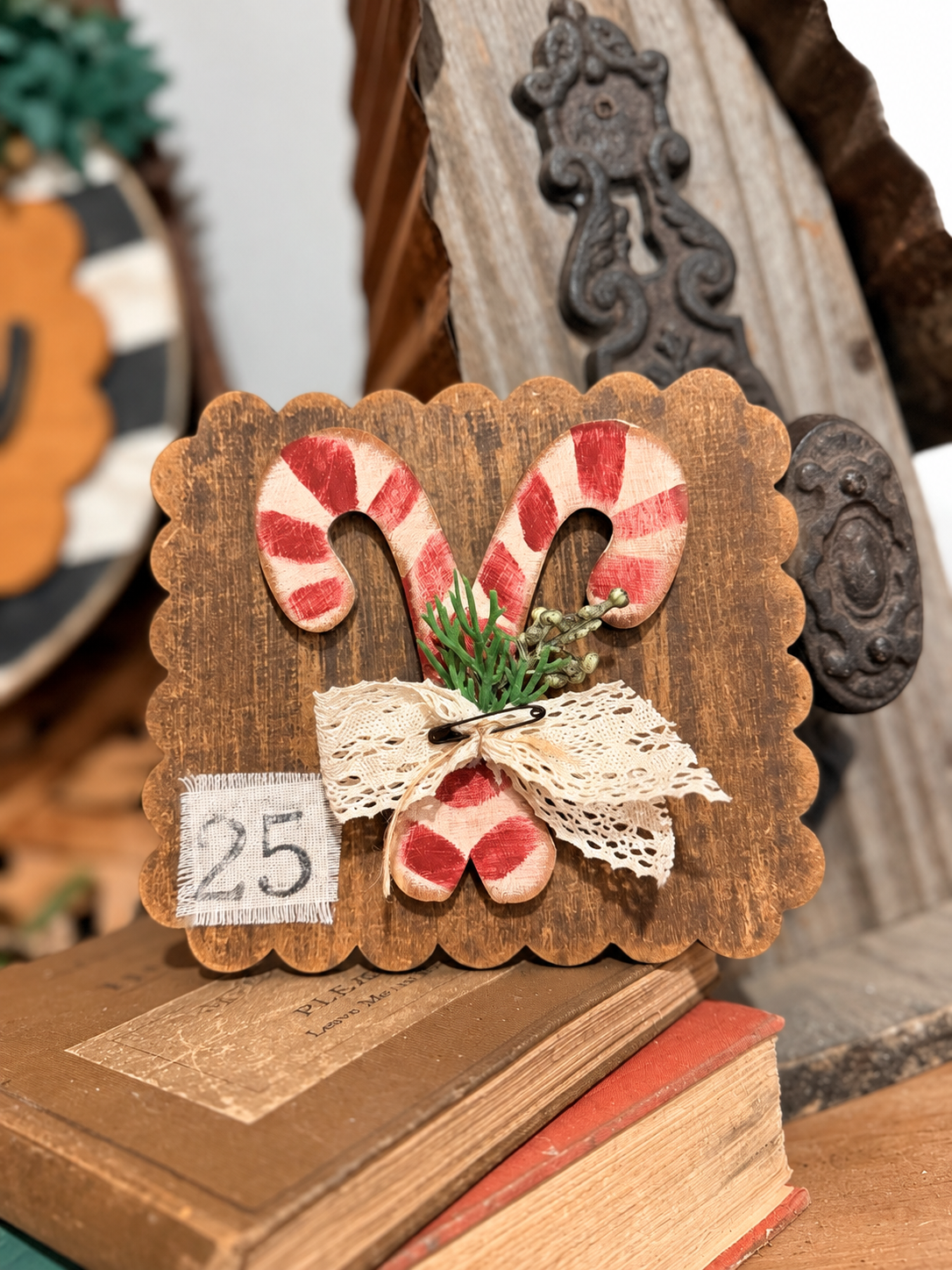 Rustic Vintage Scalloped Candy Cane Sign 784