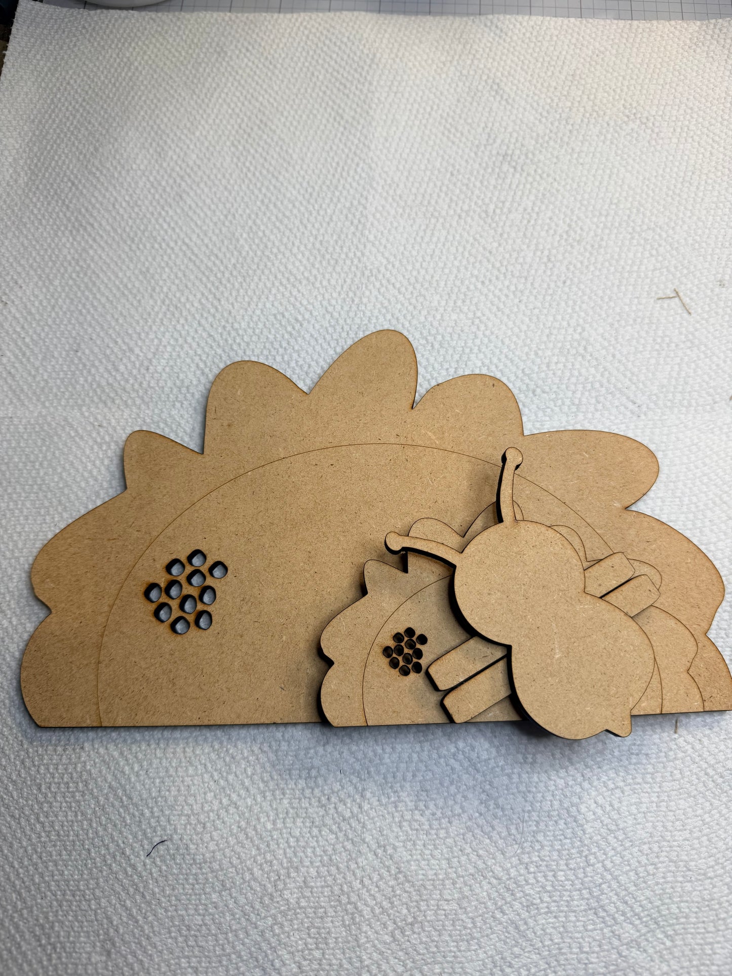 Wonky Rustic Sunflower and Bee #615