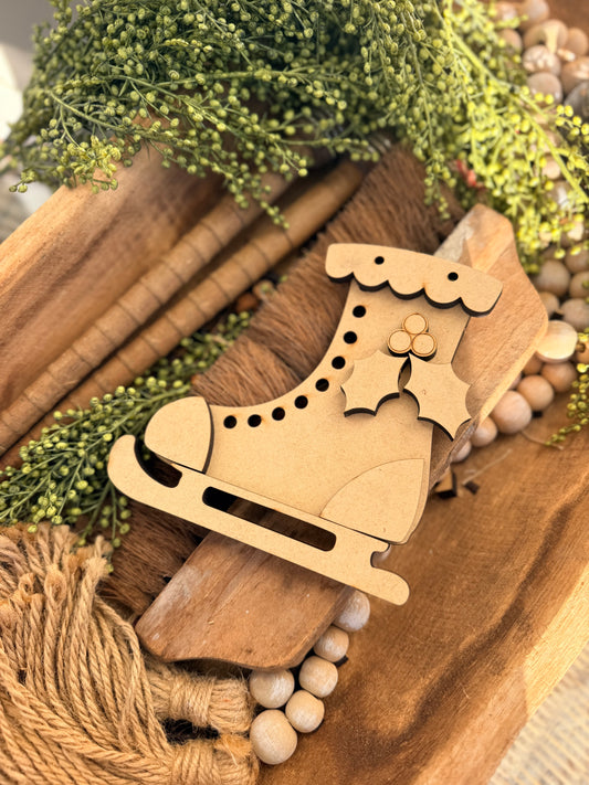 Vintage Rustic Ice Skate with Holly Berry DIY Wood Kit 789