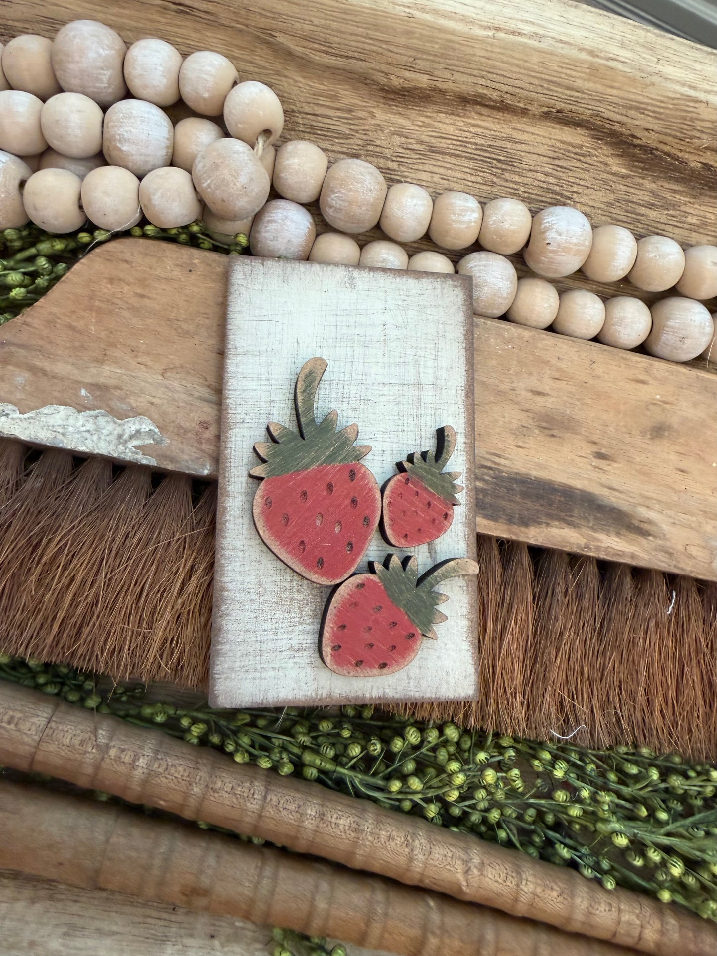 Tattered Lantern Strawberries Insert (Large Interchangeable) #550