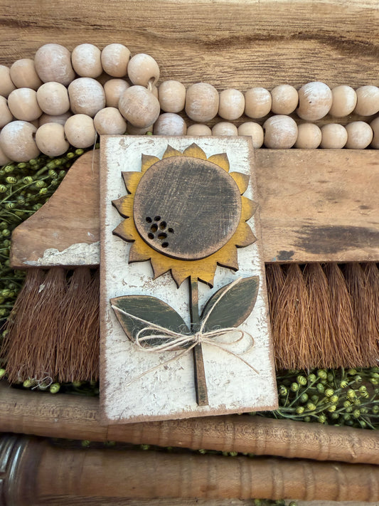 Tattered Lantern Sunflower Insert (Large Interchangeable) #549