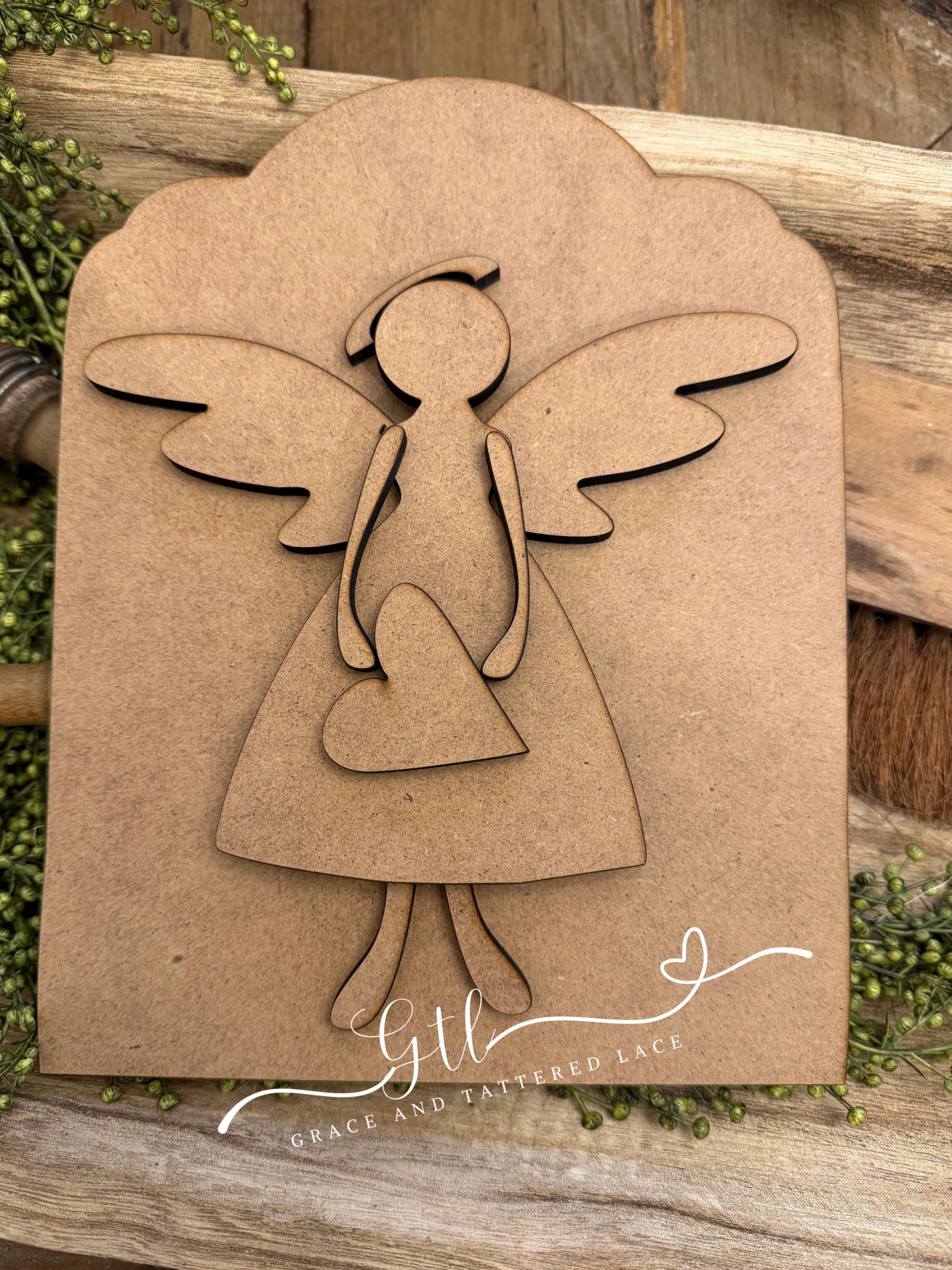 Rustic Prim Angel with Heart #433