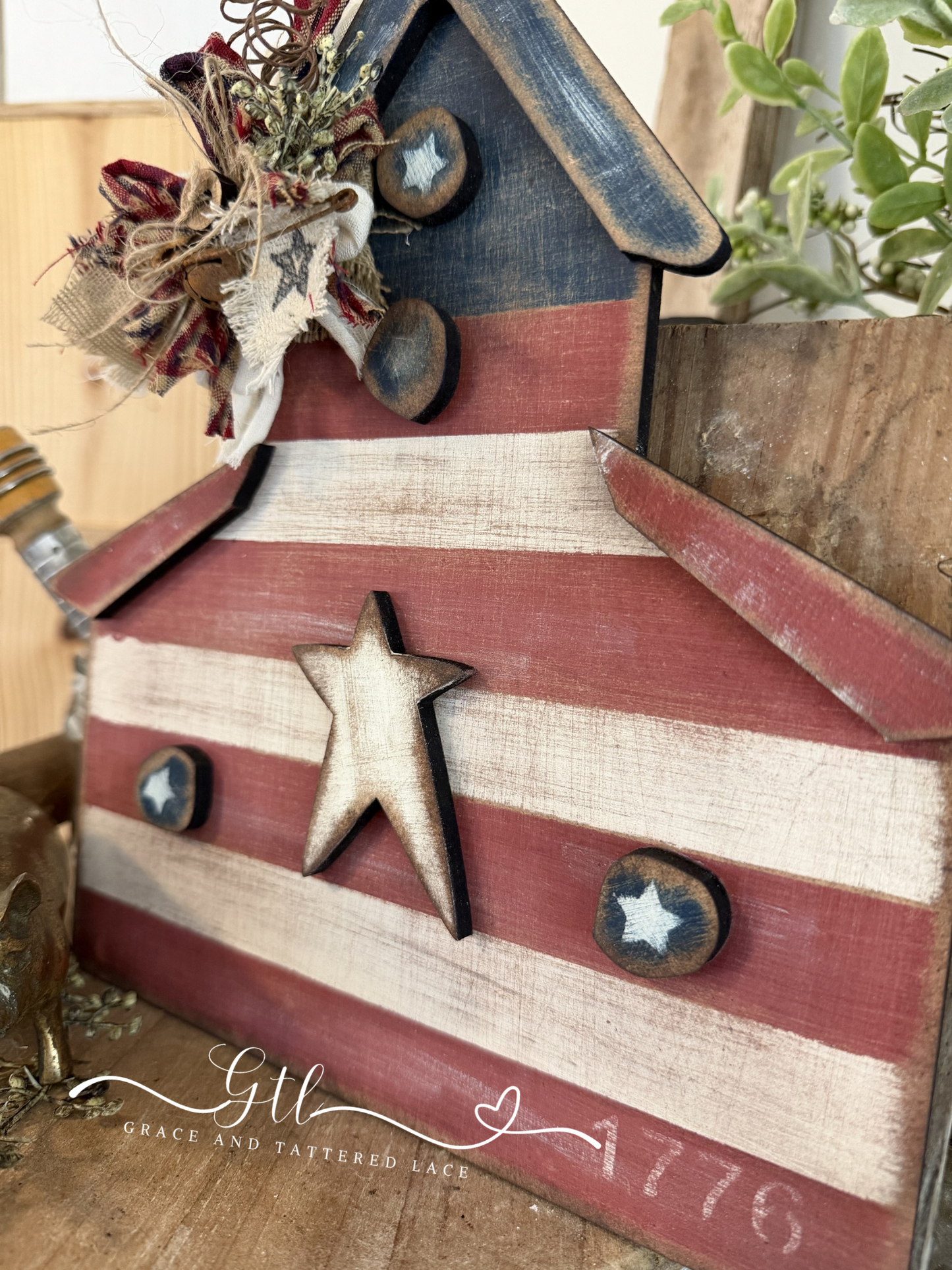 Tattered Barn Birdhouse #573