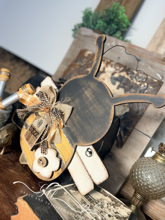 Wonky Rustic Bee Hanger MEDIUM 604M