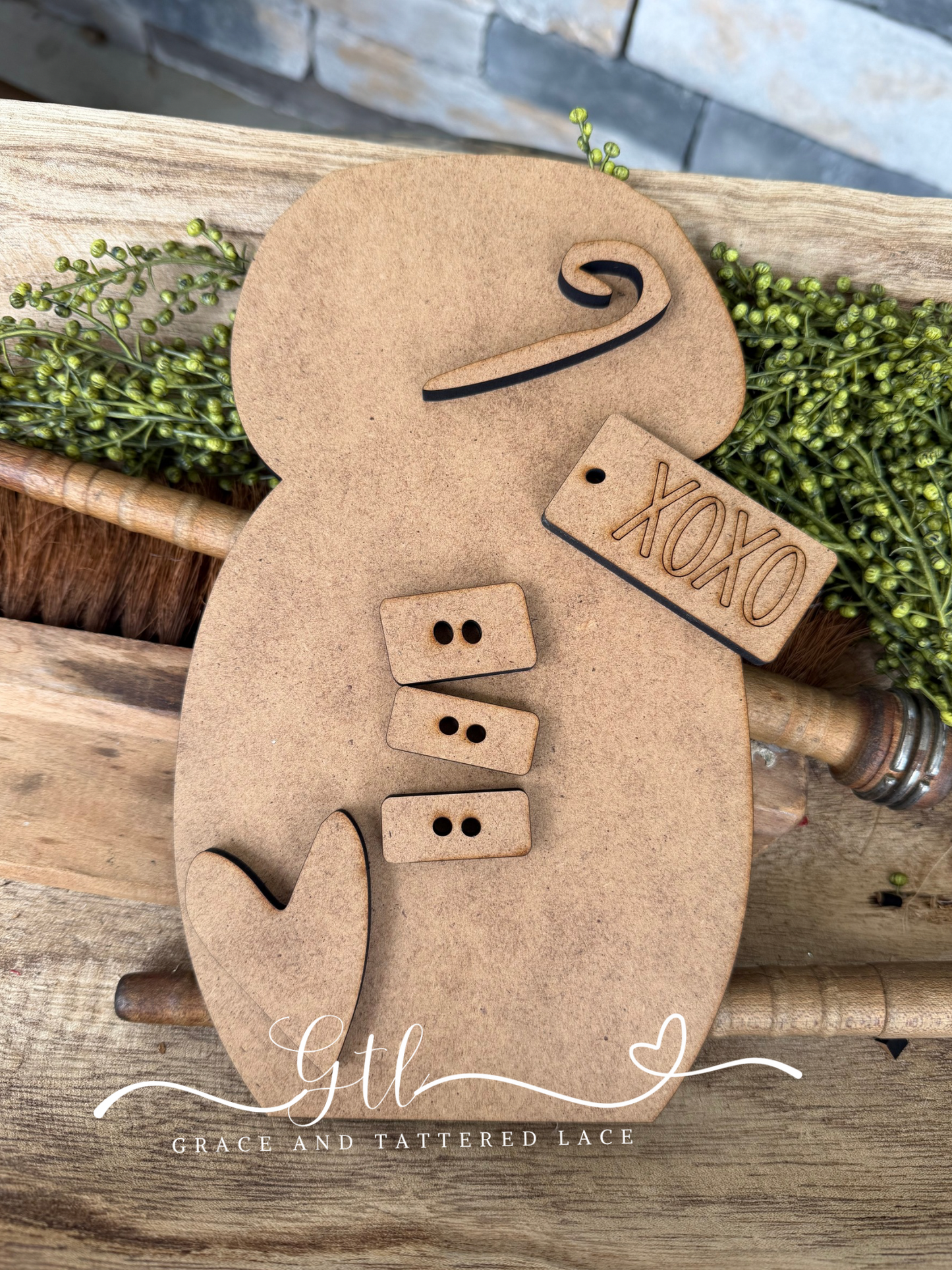 Wonky XOXO Snowman 395