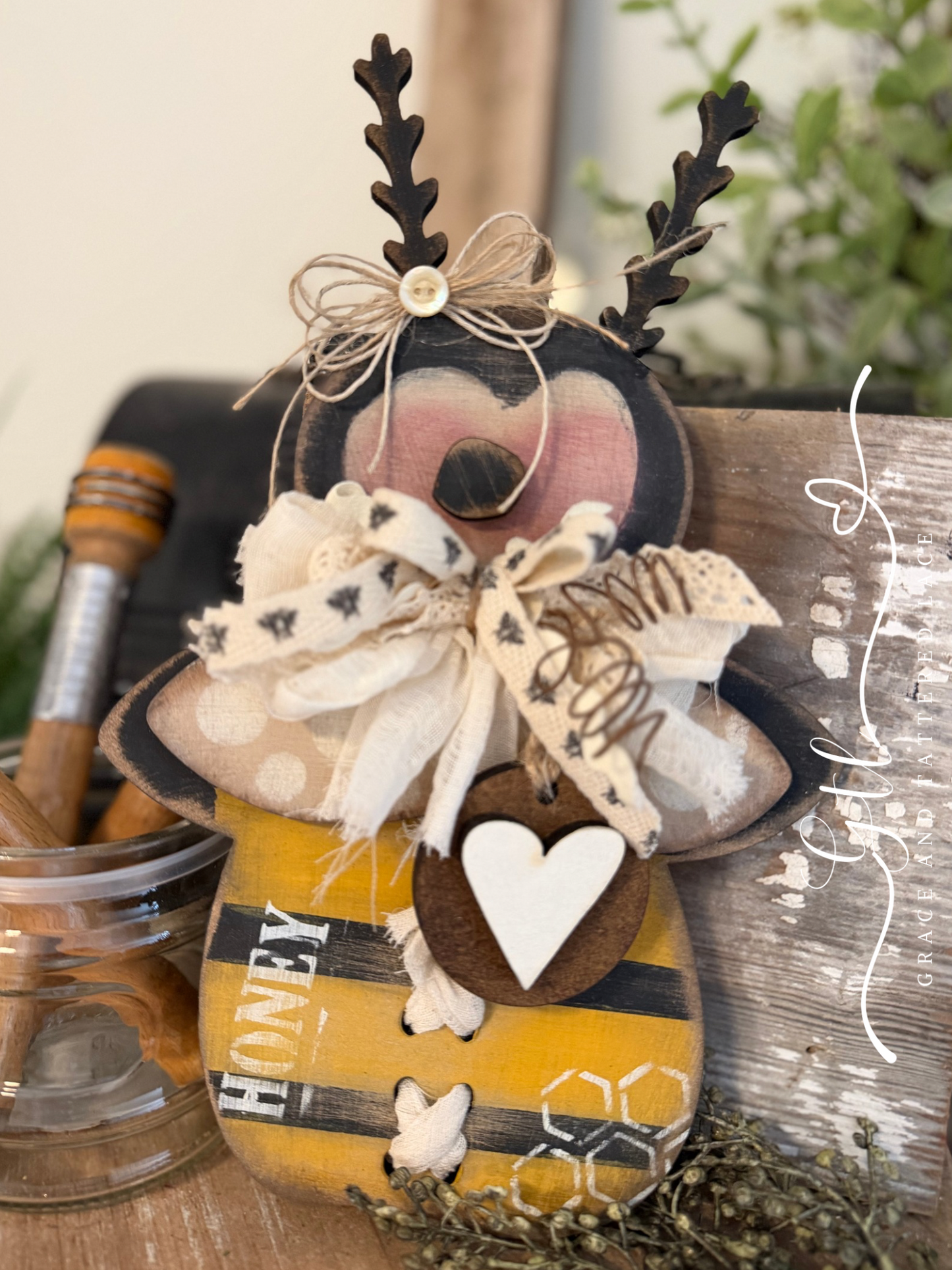 Wonky Stitched Cupid Bee 485