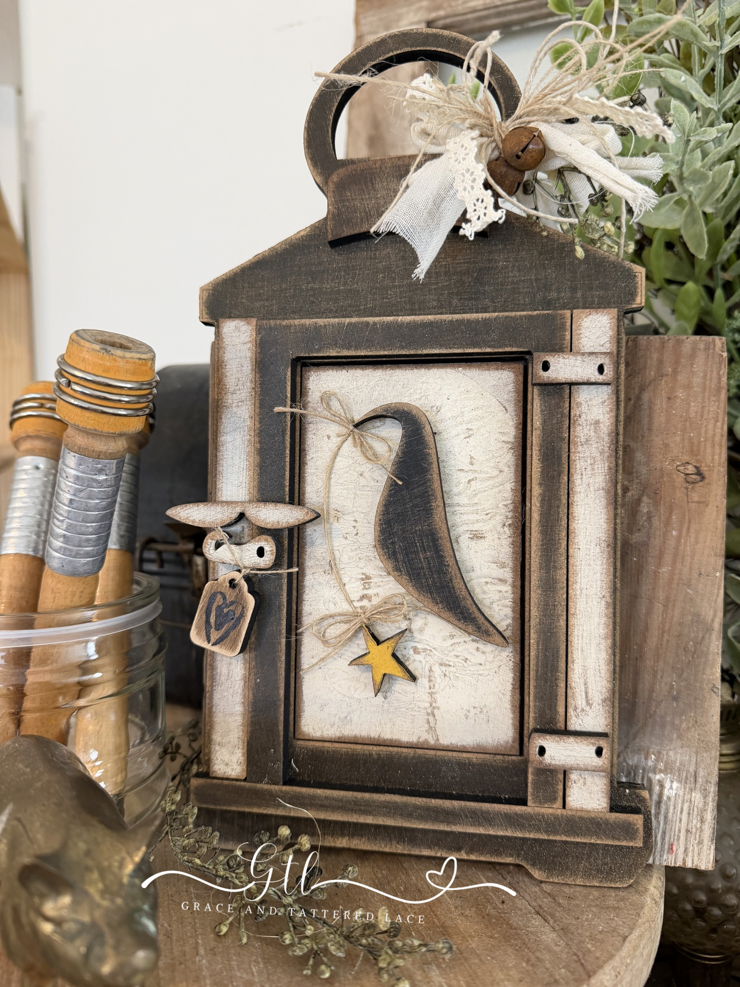 Tattered Lantern Crow with Star Insert (Large Interchangeable) #552