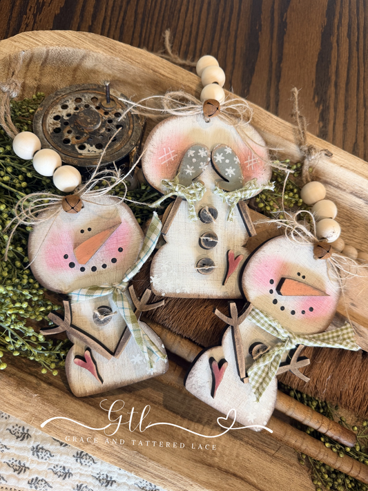 Wonky Tattered and Twine Snowman Trio Ornament Set #582