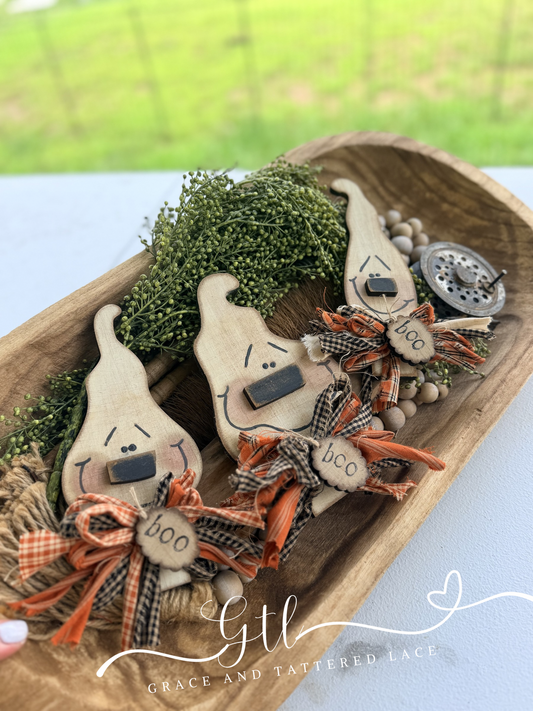 Wonky Rustic Ghost Heads 619