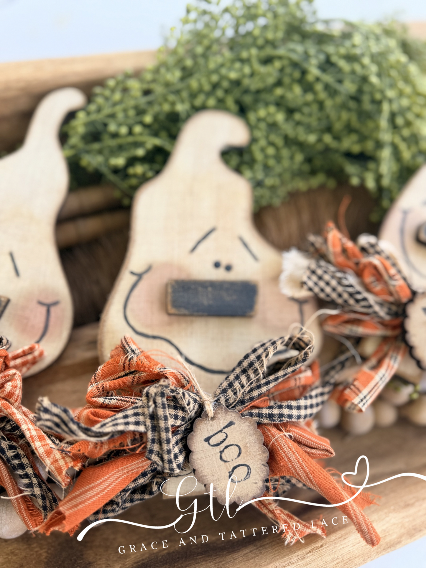 Wonky Rustic Ghost Heads 619
