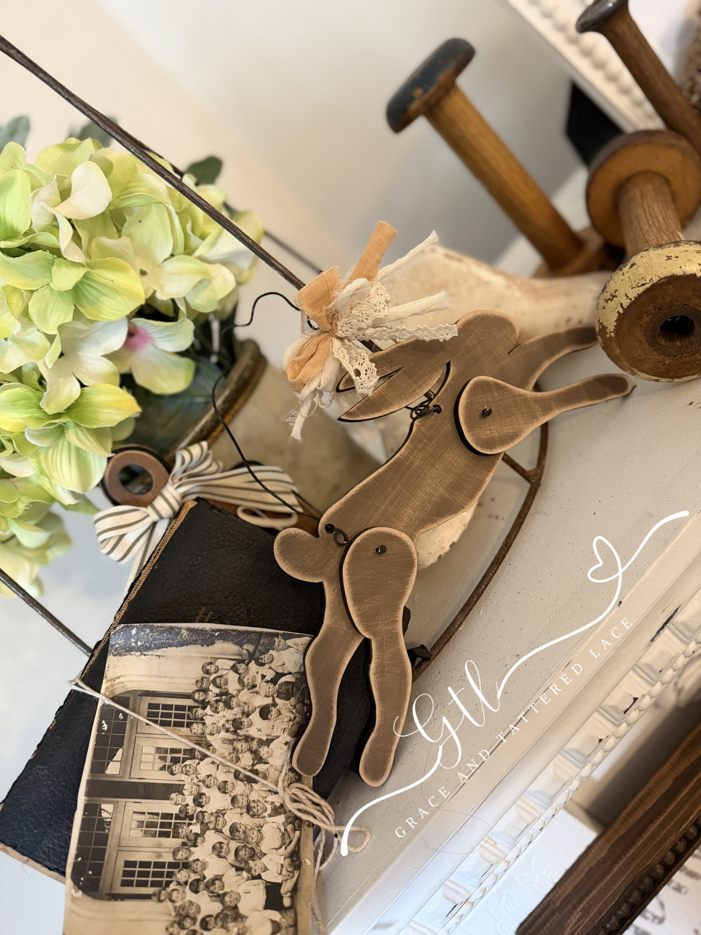 Running Hare Hanger #522