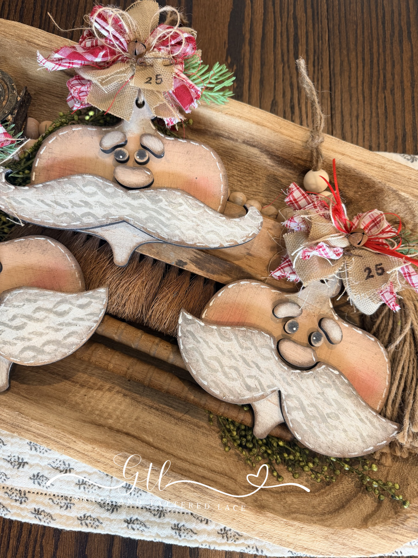 Wonky Vintage Santa Face Ornament Set 580