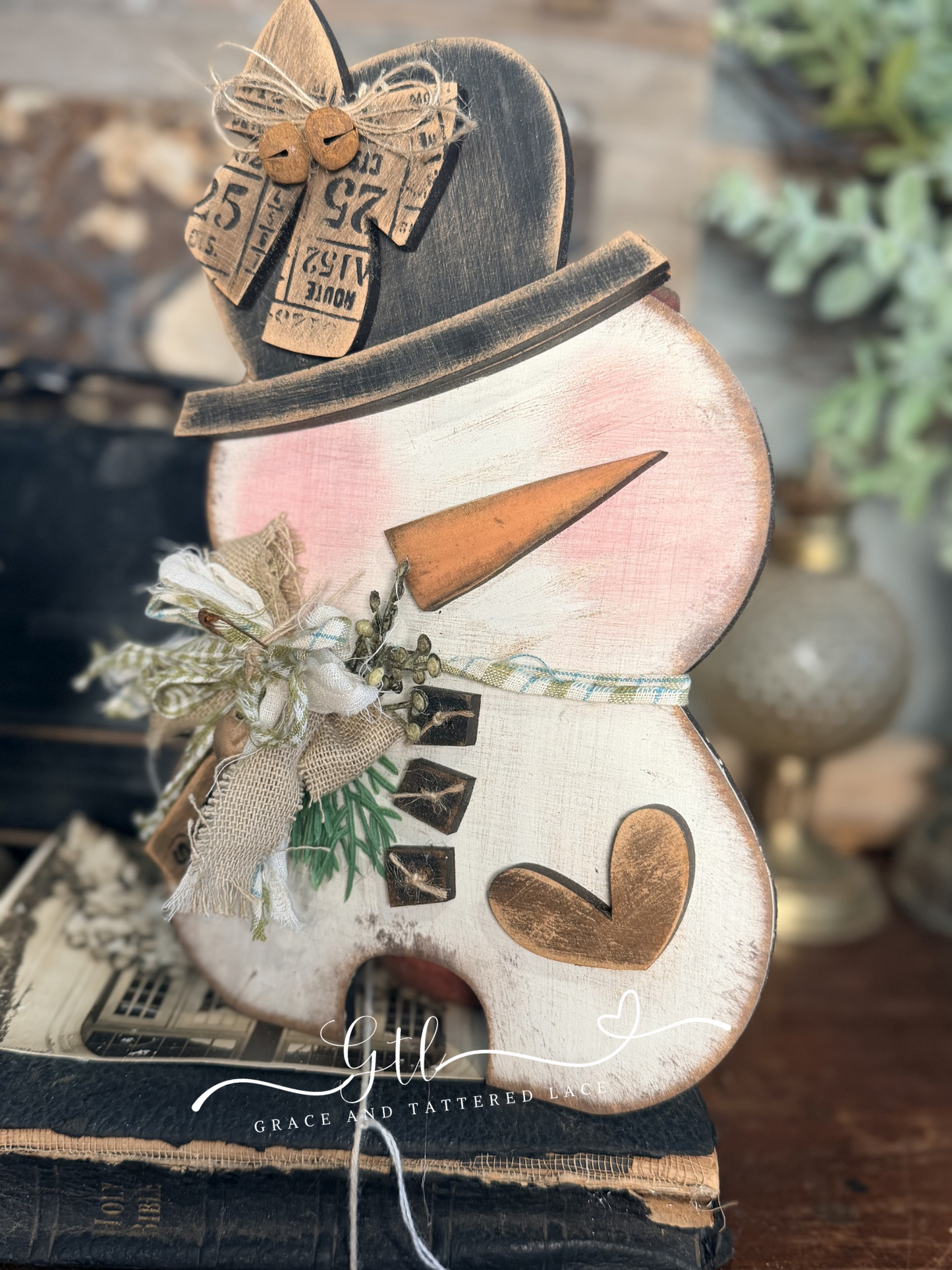 Wonky Rustic Vintage Mrs Frosty Character 611