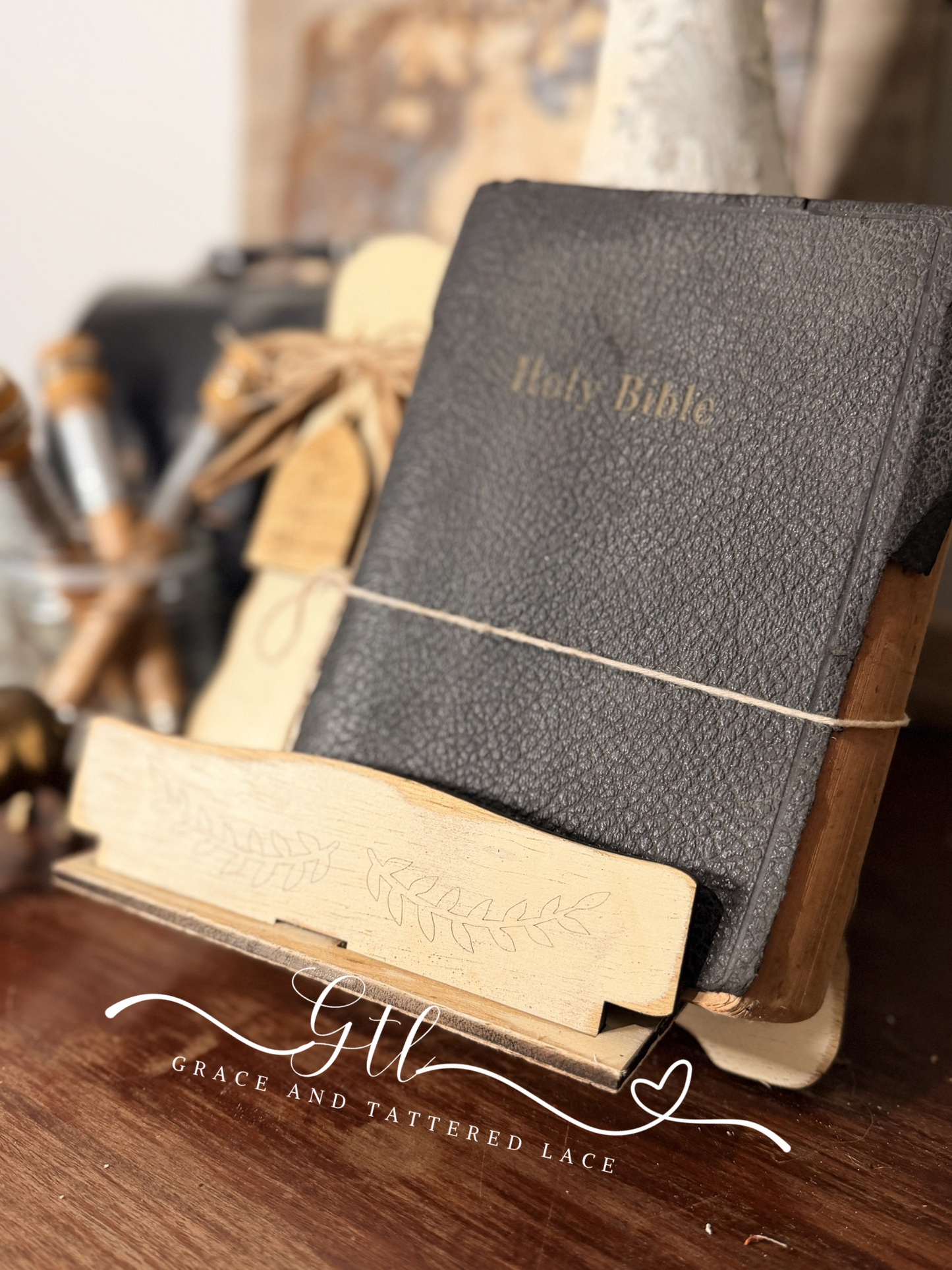Vintage Rustic Timeless Display Stand 678