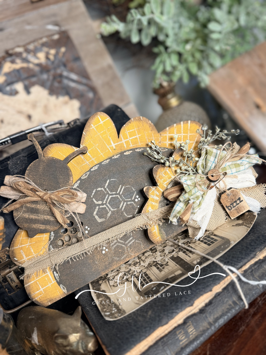 Wonky Rustic Sunflower and Bee #615