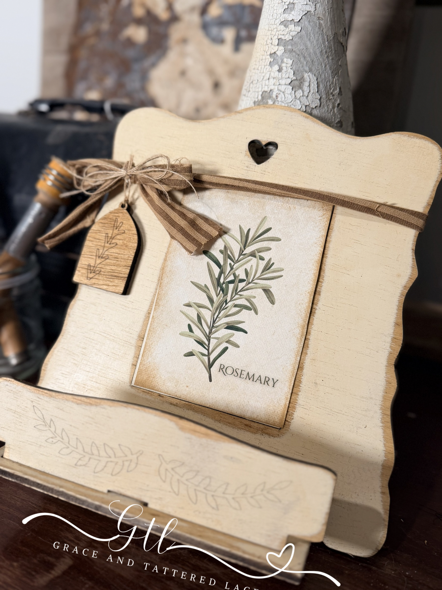 Vintage Rustic Timeless Display Stand 678