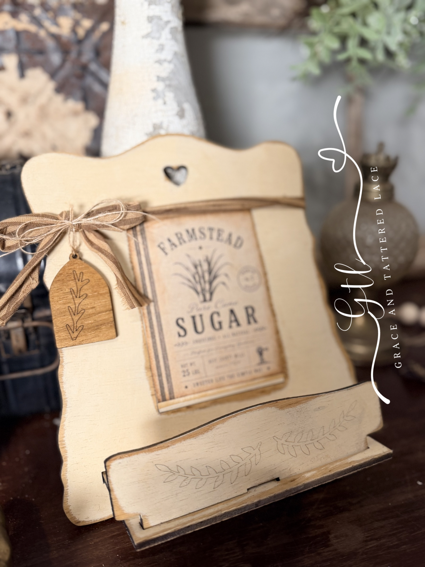 Vintage Rustic Timeless Display Stand 678