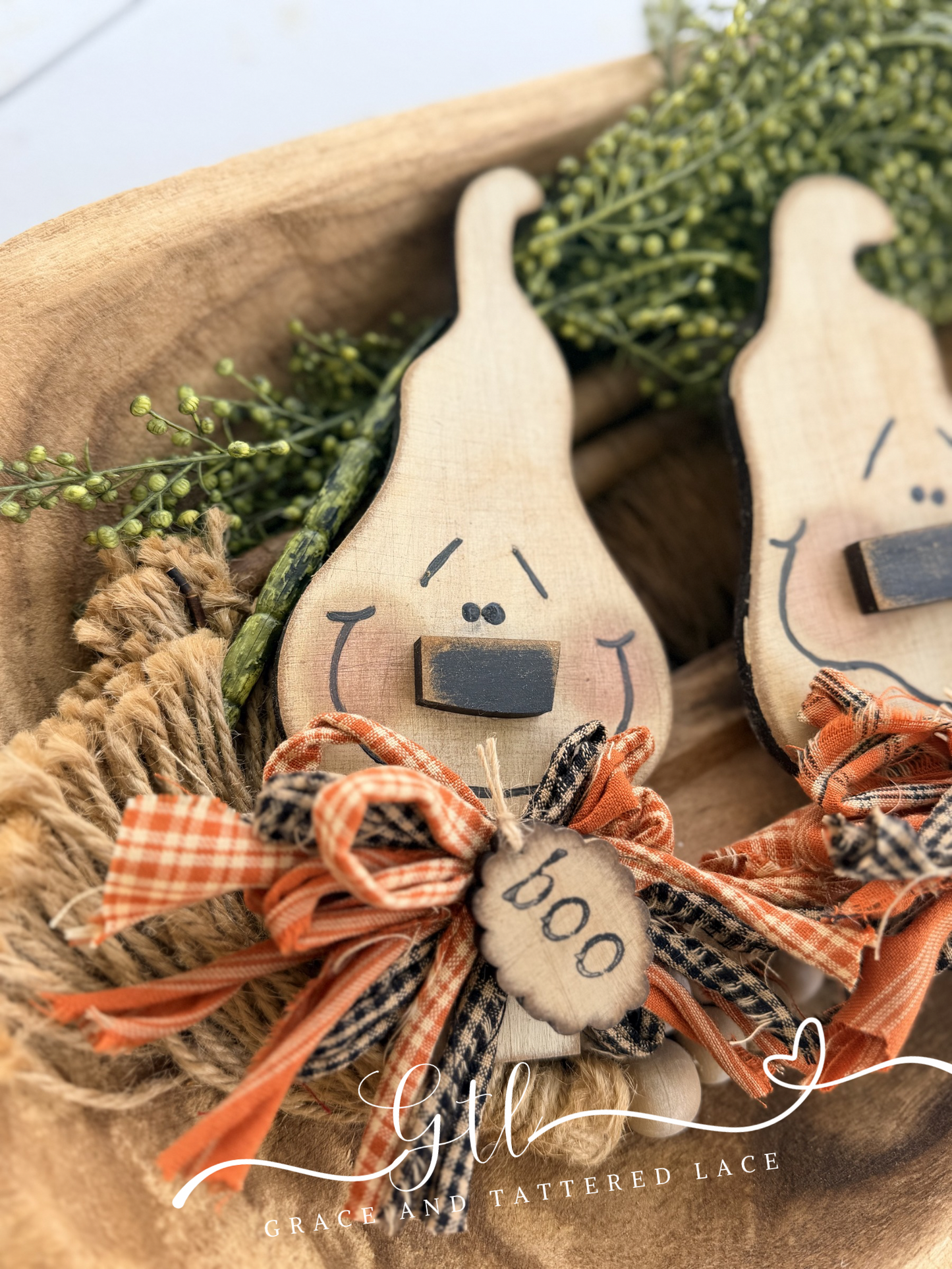 Wonky Rustic Ghost Heads 619